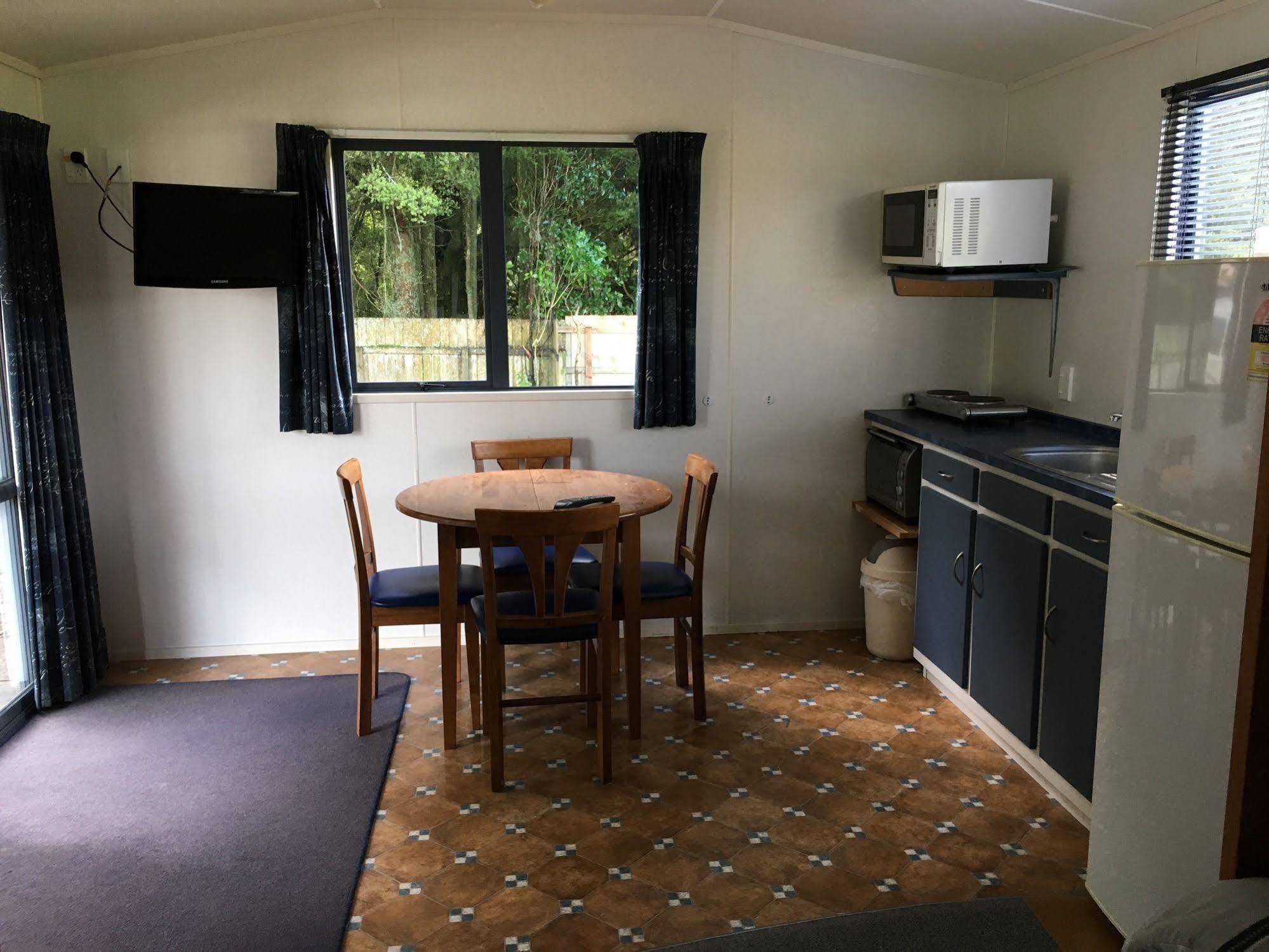 Stratford Motel & Holiday Park Екстер'єр фото